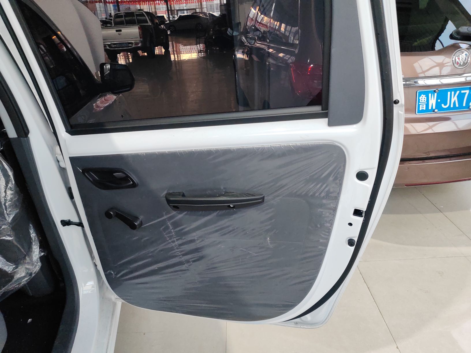 五菱汽车 五菱宏光新能源 2024款 纯电版 300KM 标准型