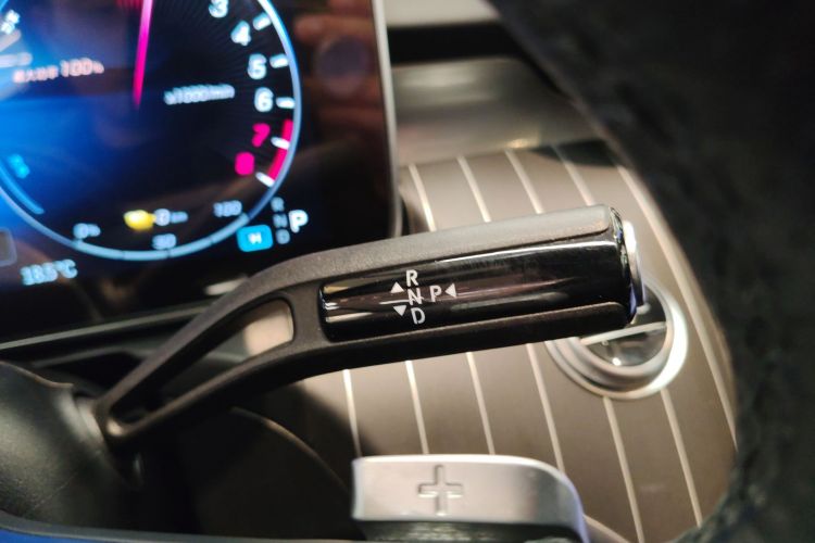 奔驰C级新能源 2023款 C 350 eL中控内饰18