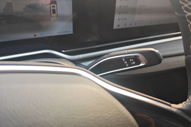 上汽大通MAXUS 大通G90 2022款 2.0T 星云七座版中控内饰18