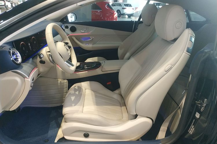 奔驰E级(进口) 2023款 E 300 轿跑车局部细节19