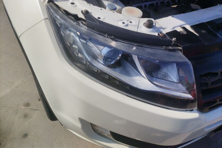 陆风X7 2015款 2.0T 全景尊贵版车身外观6006