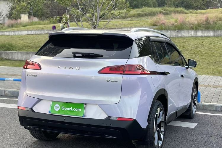 埃安 AION V 2021款 Plus 80 智领版 三元锂车身外观7