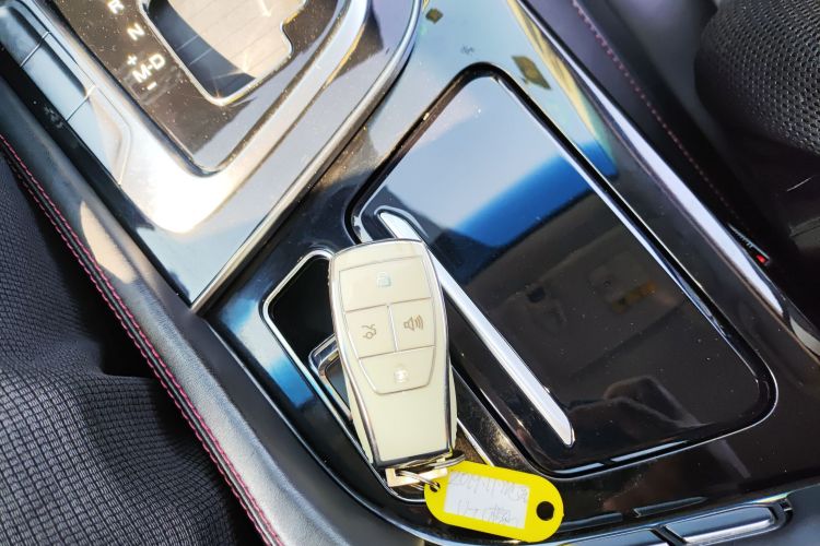 北京汽车 北京U7 2019款 1.5T CVT精英版 国VI中控内饰7001