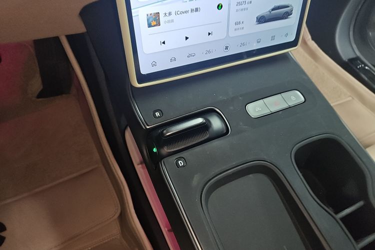 蔚来ET5T 2023款 75kWh Touring中控内饰18