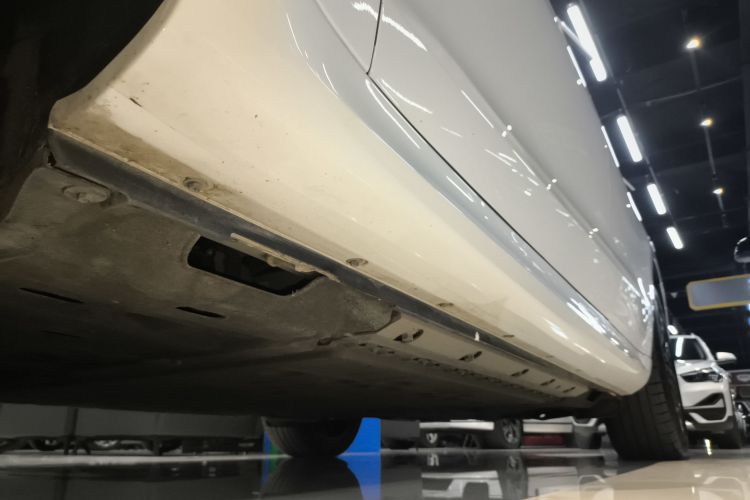 鸿蒙智行 问界M5 2022款 增程四驱至臻版局部细节9002