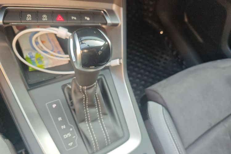 奥迪Q3 2022款 35 TFSI 时尚动感型中控内饰18