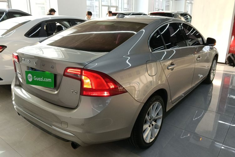 沃尔沃S60 2016款 S60L T4 智远版车身外观7
