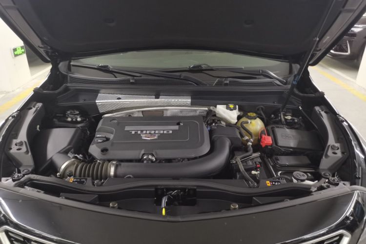 凯迪拉克XT4 2020款 28T 两驱领先型机舱底盘24