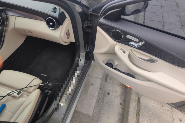 奔驰C级 2017款 改款 C 200 L 运动版局部细节9005