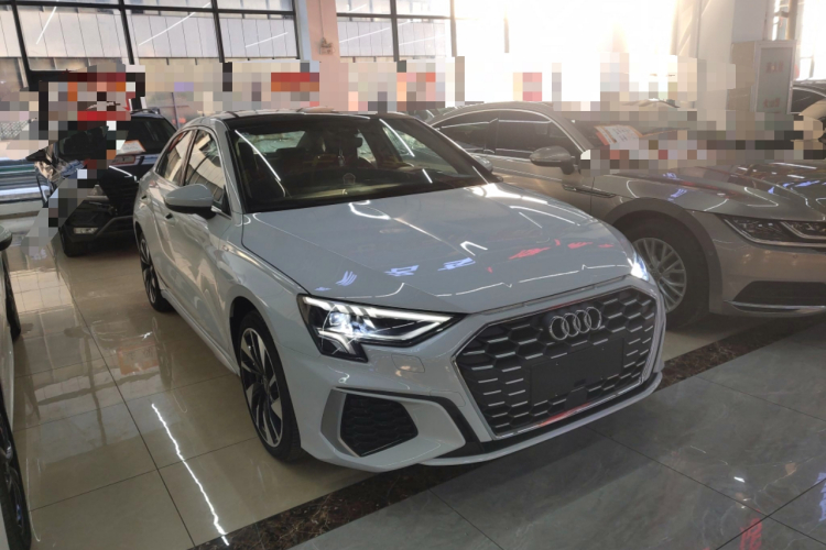 奥迪A3 2023款 改款 A3L Limousine 35 TFSI 时尚运动型车身外观3