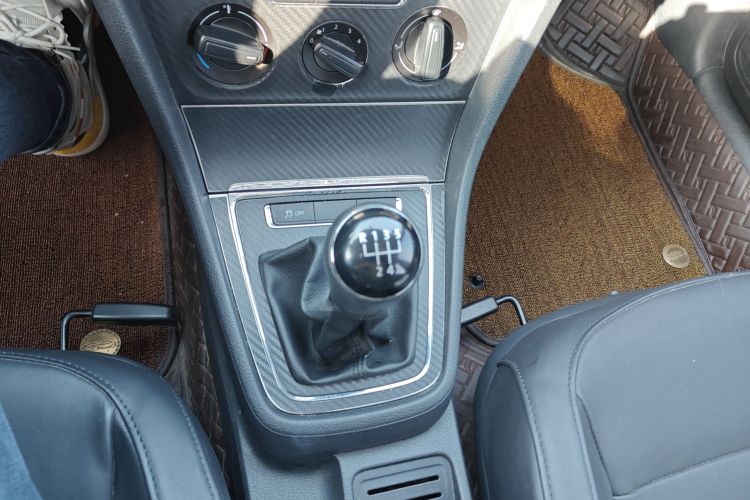 大众 朗行 2013款 1.6L 手动舒适型局部细节18