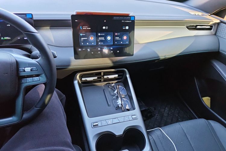 比亚迪 秦PLUS 2025款 DM-i 智驾版 128KM进取型中控内饰16