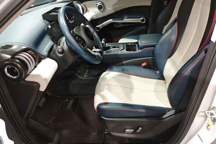 比亚迪 元PLUS 2022款 510KM 尊荣型中控内饰19