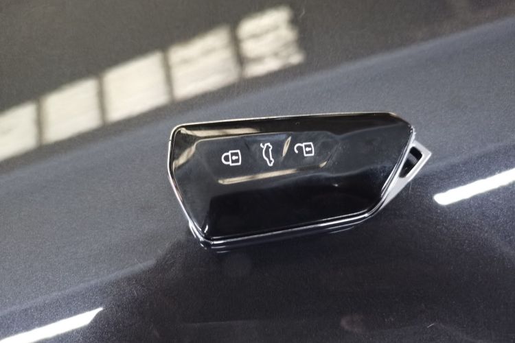 大众 揽巡 2023款 330TSI 豪华巡逸版中控内饰11