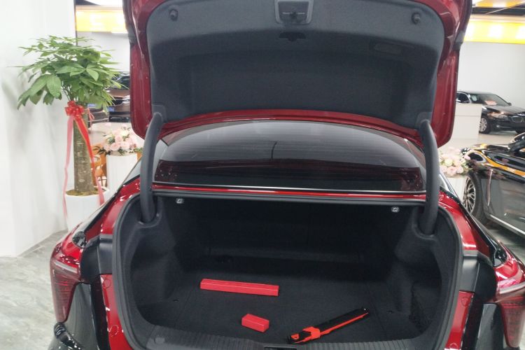 红旗H5 2023款 1.5T HEV智联旗畅版机舱底盘23