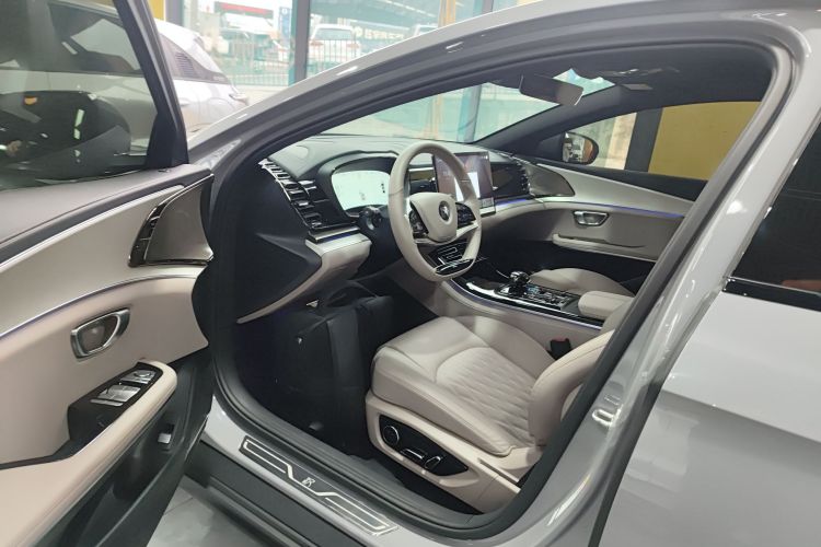 比亚迪 汉 2025款 EV 506KM尊贵型中控内饰7003