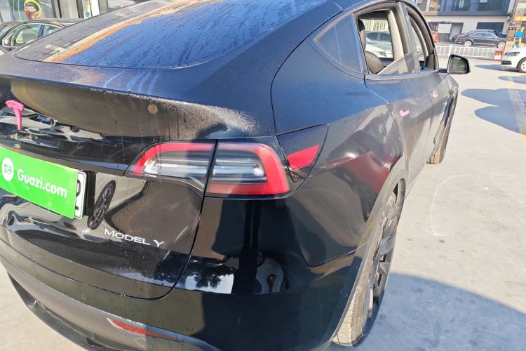 特斯拉 Model Y 2021款 标准续航后驱版车身外观9