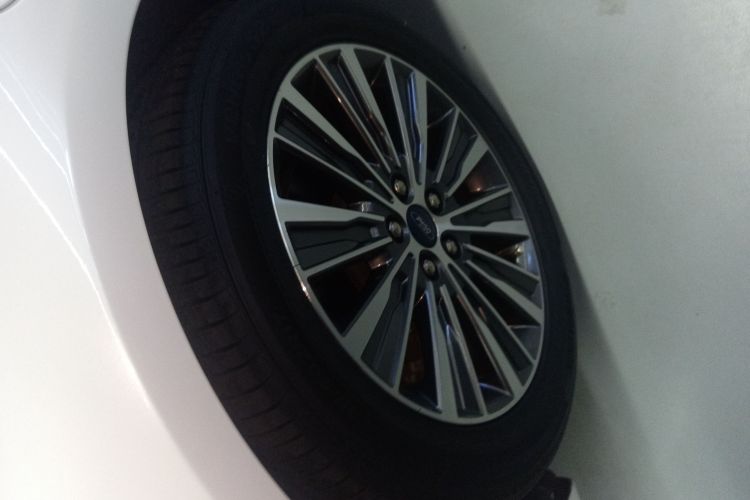 福特 蒙迪欧新能源 2018款 2.0 PHEV 智控时尚型 国VI车身外观6007