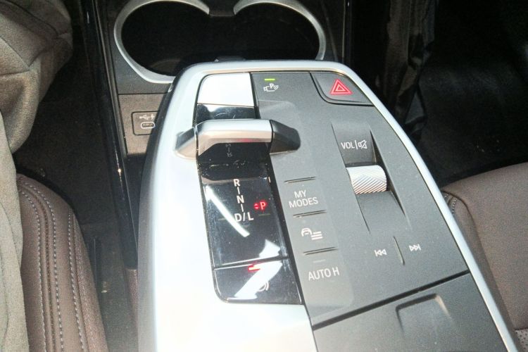 宝马X1 2023款 sDrive25Li X设计套装中控内饰18