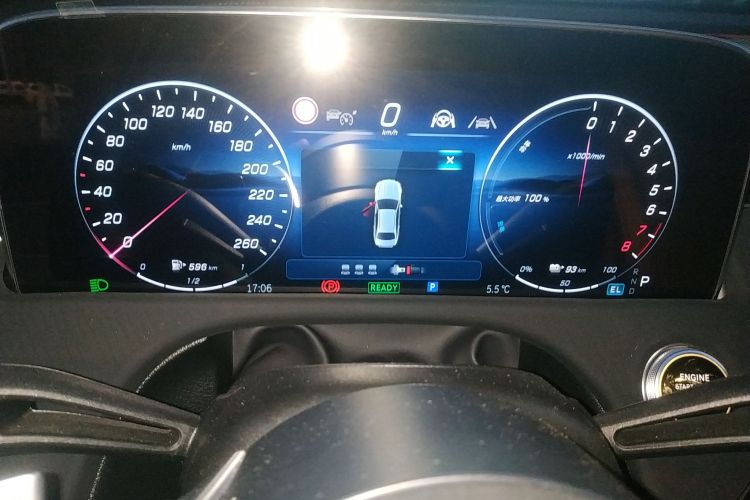 奔驰E级新能源 2024款 E 350 e L 插电式混合动力轿车中控内饰14