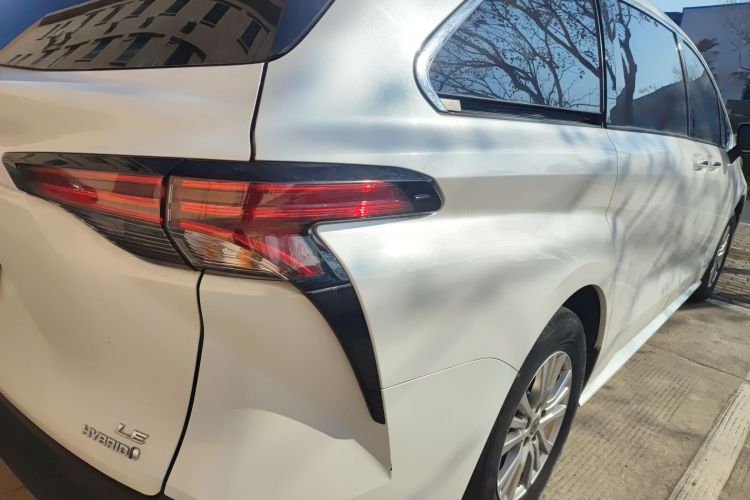 丰田 赛那SIENNA 2021款 2.5L混动 舒适版车身外观6006