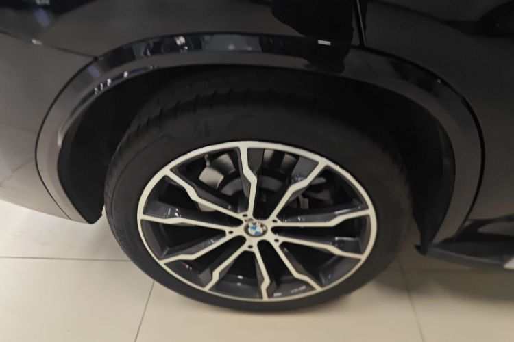 宝马X3 2023款 xDrive30i 领先型 M曜夜套装车身外观6008