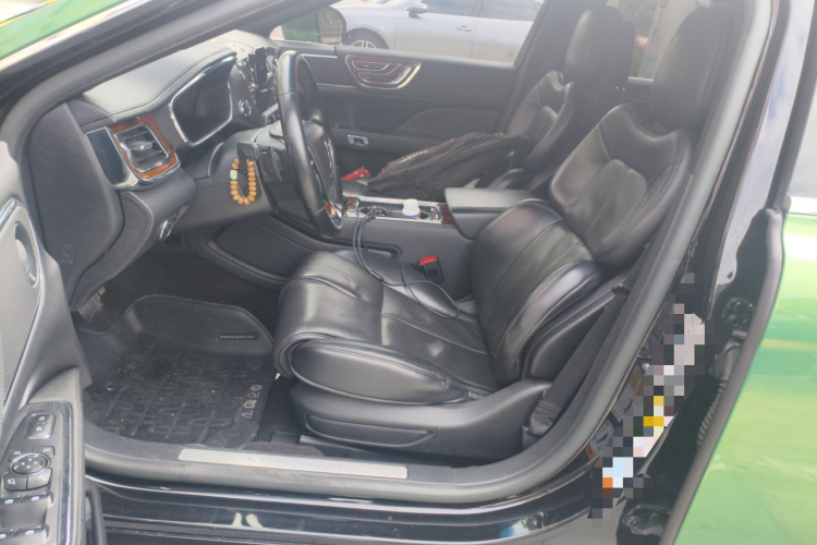 林肯大陆 2020款 2.0T 两驱MONO限量尊耀版 MONO BLACK中控内饰19