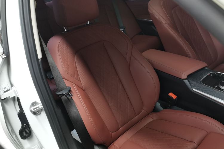 宝马3系 2025款 325Li M运动套装局部细节41