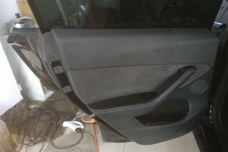 特斯拉 Model Y 2022款 改款 后轮驱动版中控内饰7008