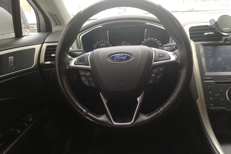 福特 蒙迪欧 2013款 2.0L GTDi200时尚型中控内饰13