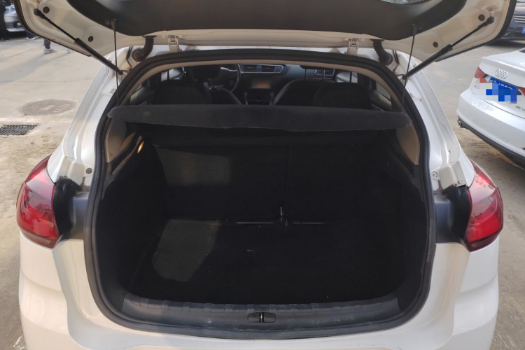 雪铁龙C3-XR 2015款 1.6L 自动先锋型局部细节23