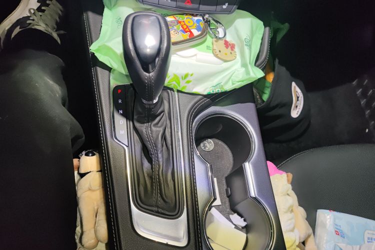 凯迪拉克CT4 2021款 28T 豪华型中控内饰18