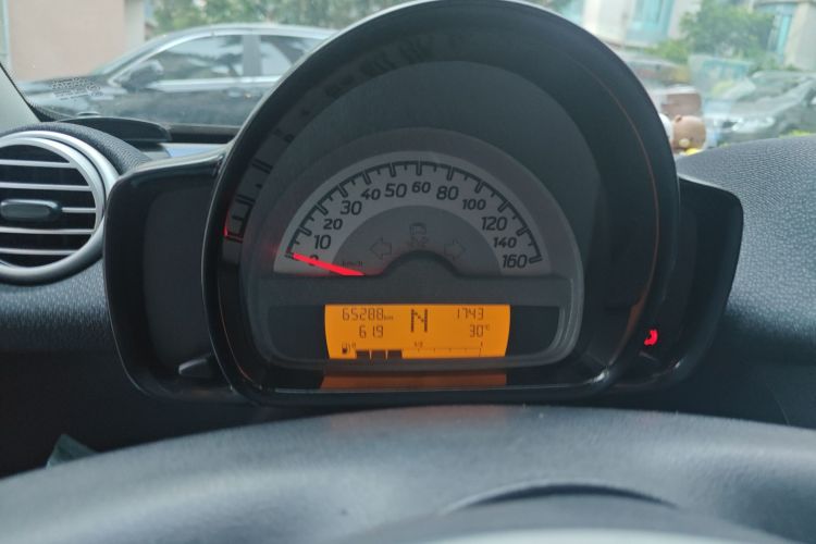 smart fortwo 2011款 1.0 MHD 敞篷激情版中控内饰15