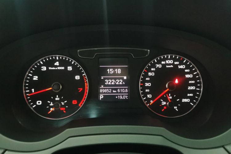 奥迪Q3 2018款 30周年年型 30 TFSI 风尚型中控内饰14