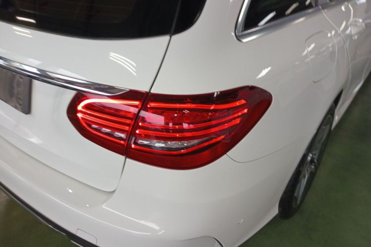 奔驰C级(进口) 2020款 C 260 旅行轿车车身外观9