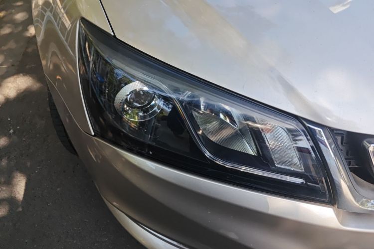 吉利汽车 帝豪 2017款 三厢百万款 1.5L 手动向上版车身外观8