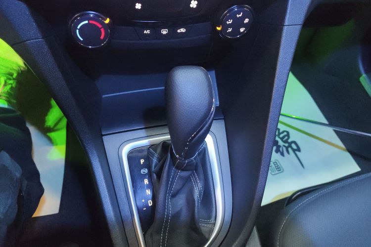 别克 英朗 2021款 改款 典范 1.5L 自动精英型中控内饰18