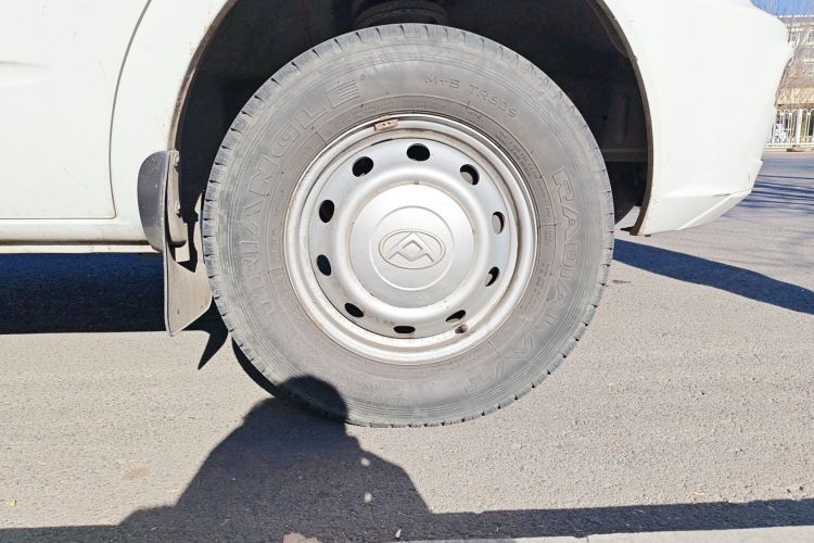 上汽大通MAXUS 新途V80 2021款 2.0T PLUS 手动全能王中轴中顶6/7/8/9座车身外观6007