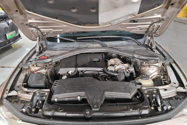 宝马3系 2016款 316Li 时尚型机舱底盘24