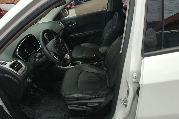 Jeep 指南者 2017款 200T 自动家享版中控内饰19