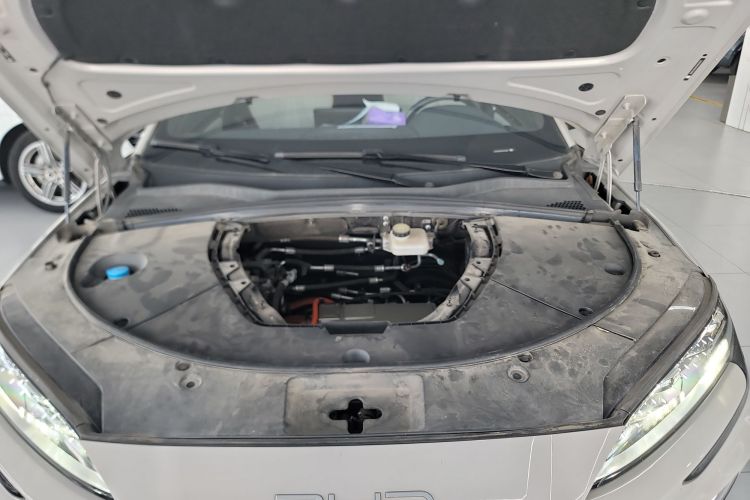 比亚迪 宋PLUS新能源 2023款 冠军版 EV 605KM 旗舰PLUS机舱底盘24