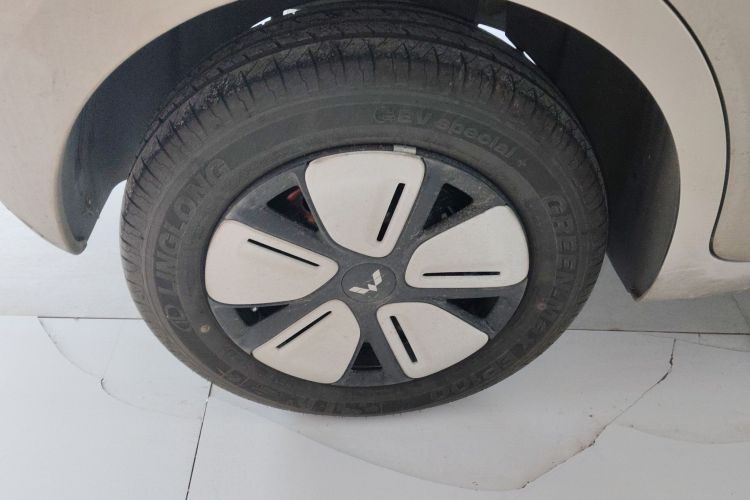 五菱汽车 宏光MINIEV 2025款 四门版 进阶款车身外观6008