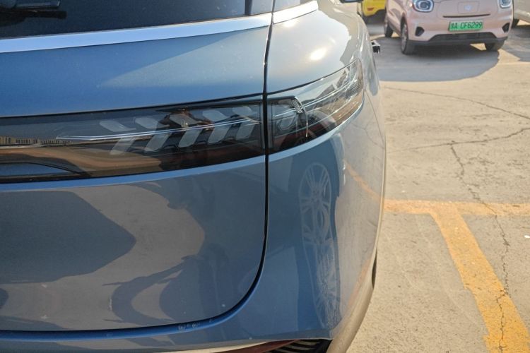 岚图汽车 岚图FREE 2021款 四驱标准增程专属豪华套装车身外观9