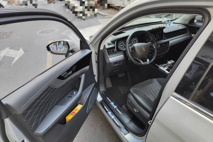 红旗HS5 2022款 2.0T 智联旗享四驱版中控内饰20