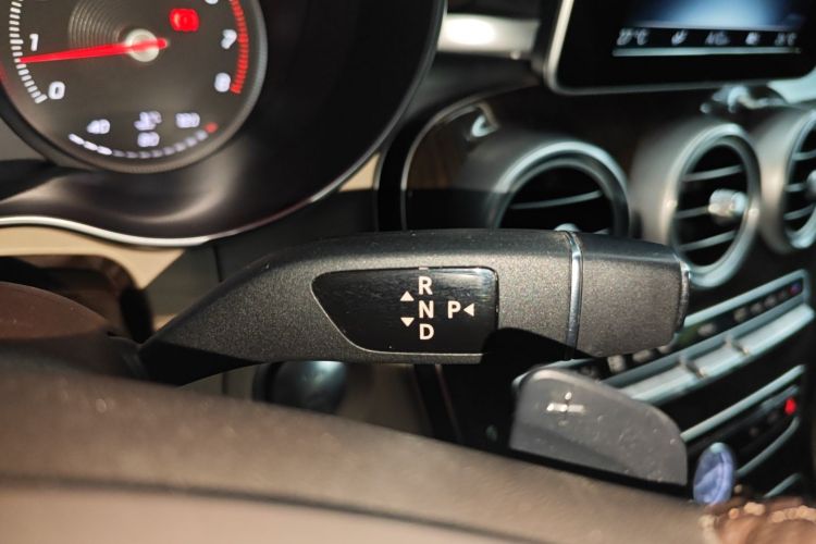 奔驰C级 2017款 C 200 L局部细节18