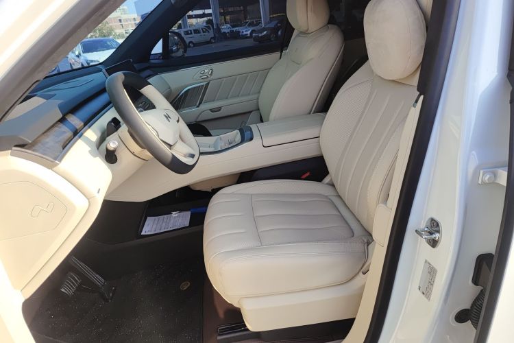 乐道L90 2025款 Ultra 六座版中控内饰19