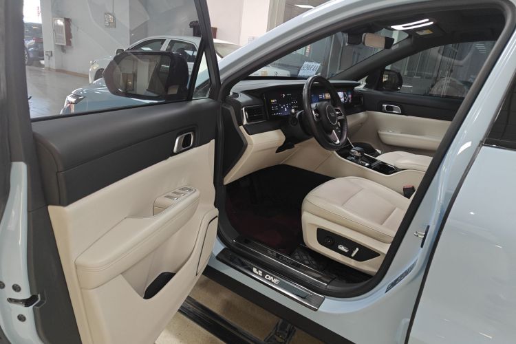 理想汽车 理想ONE 2021款 增程6座版中控内饰20