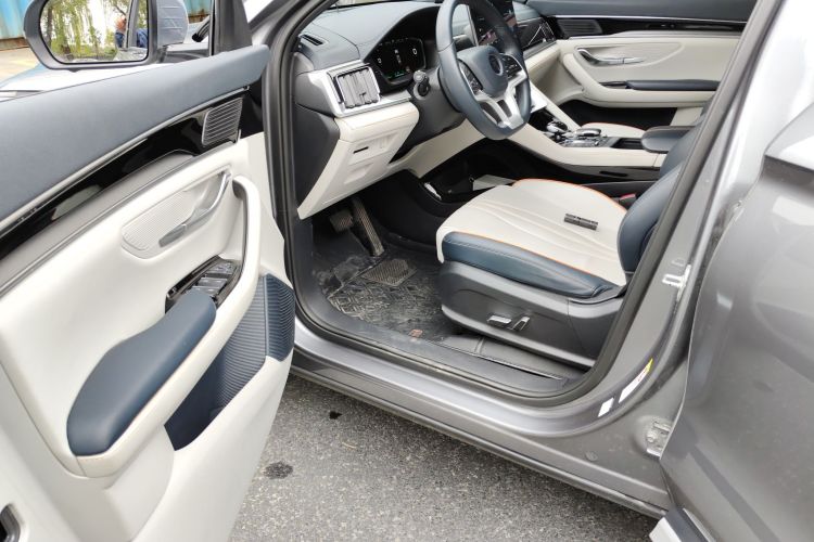 比亚迪 宋PLUS新能源 2021款 EV 尊贵型中控内饰20