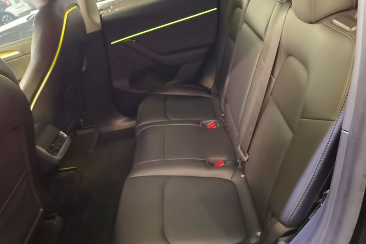 特斯拉 Model Y 2022款 改款 后轮驱动版中控内饰21