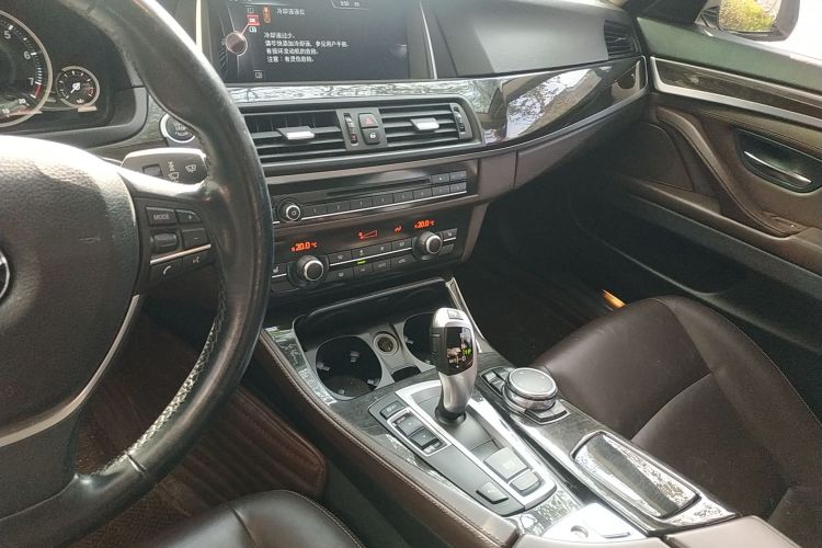宝马5系 2014款 525Li 豪华设计套装中控内饰16